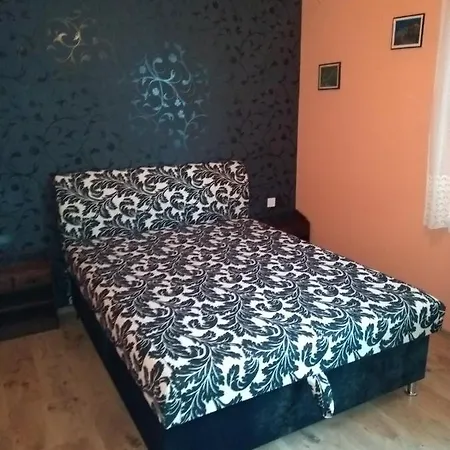 Gesztenyes Vendeghaz * Bukkszek