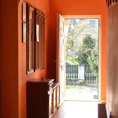 Gesztenyes Vendeghaz Guest house
